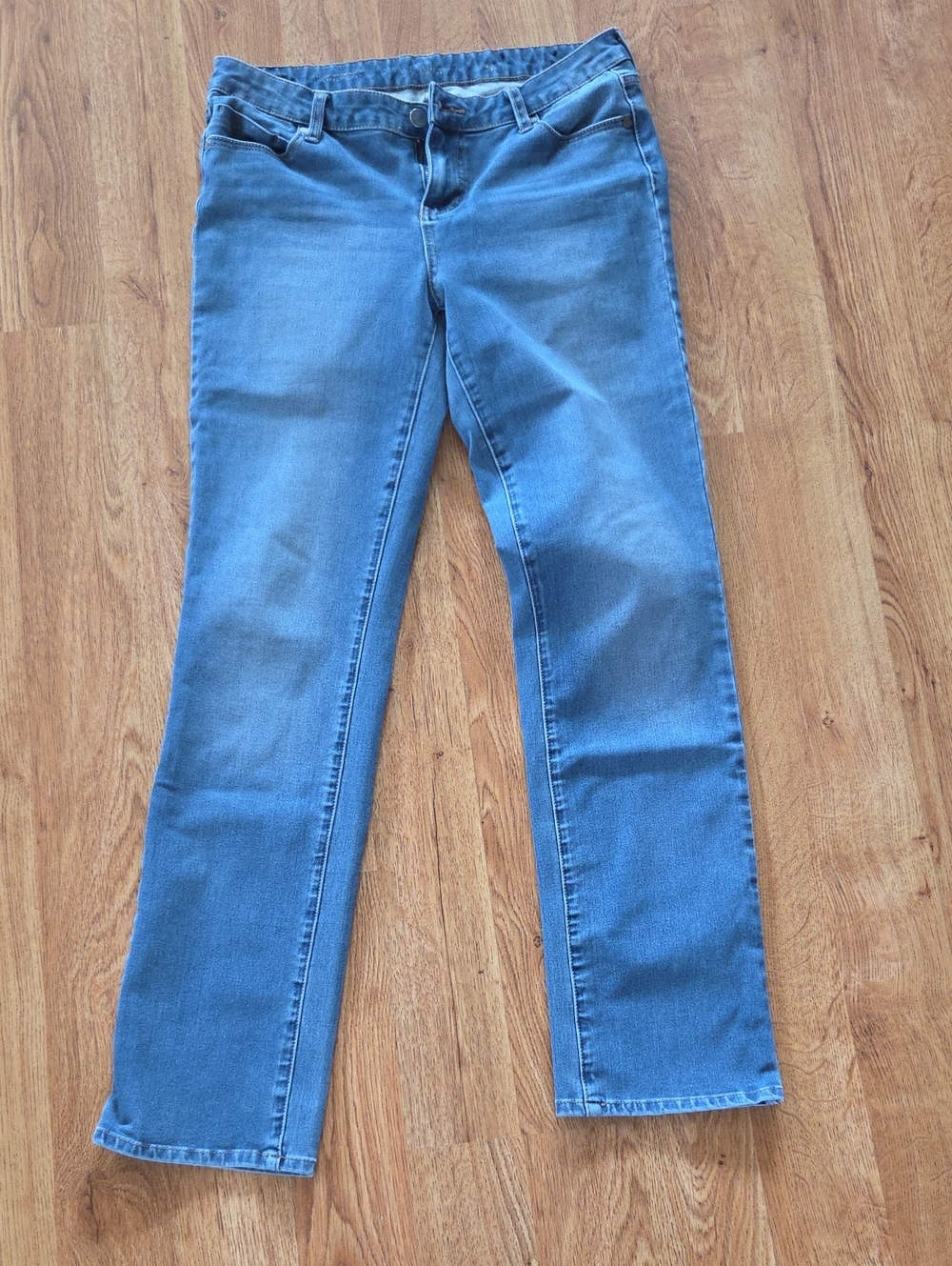 Liverpool Women's Straight-Leg Jeans in Blue Wash